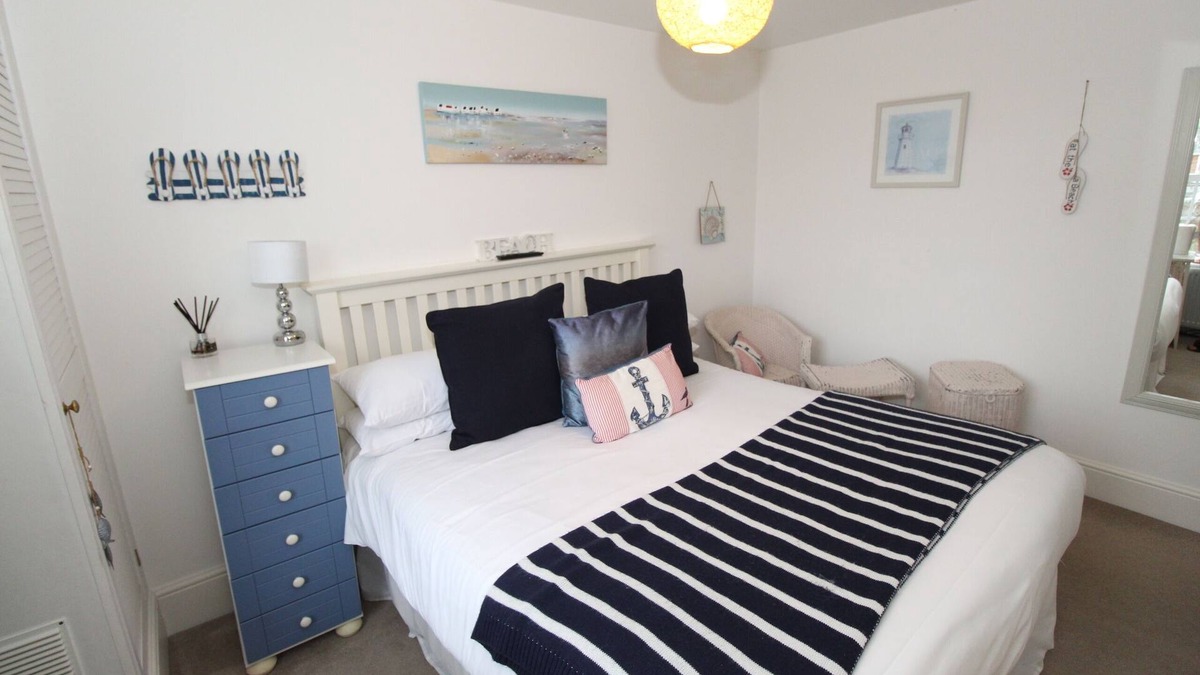 Rye Foreign House | The Beach Hut Room 4 - The Kings Head Rye