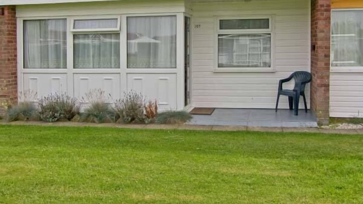 Scratby Cottage | The Beach Road Chalet Park, no. 107