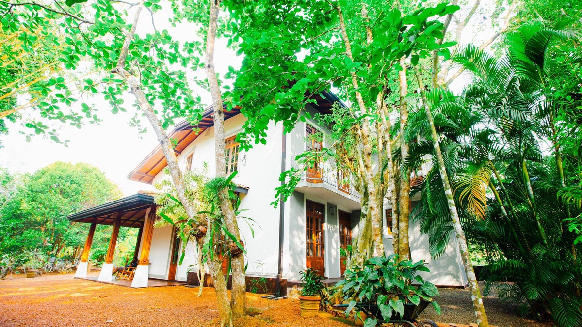 Darga Town Villa | The Beach side Benthota