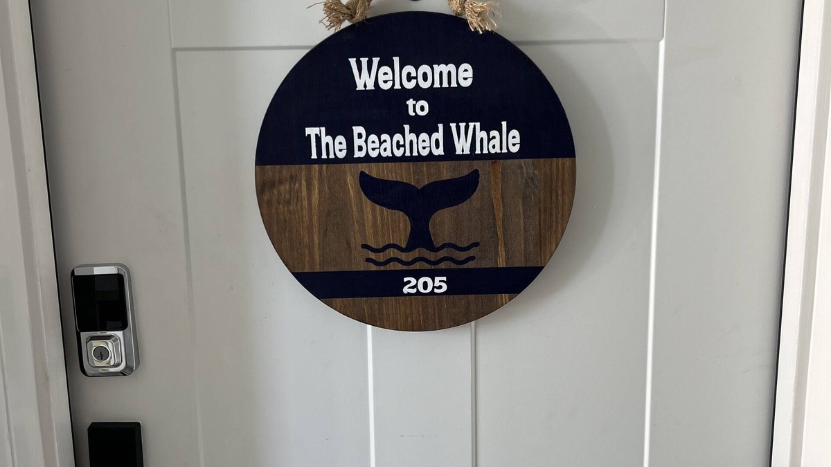 Issue Condo | The Beached Whale! 2-bedroom condo with seasonal pool access in Colonial Beach