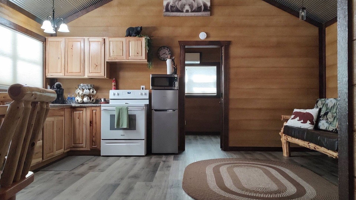 Peebles Cabin | The Bear Den (Secluded in Amish Country and peaceful)