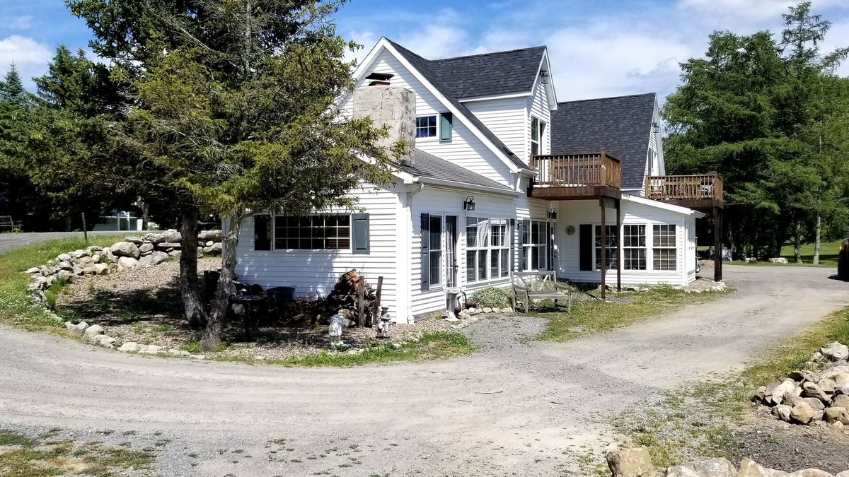 Batavia House | The Bear Hug Room: Perfect for Couples!