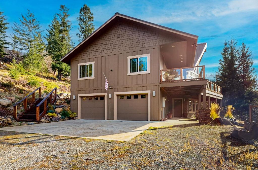 Cle Elum House | The Bear Hug