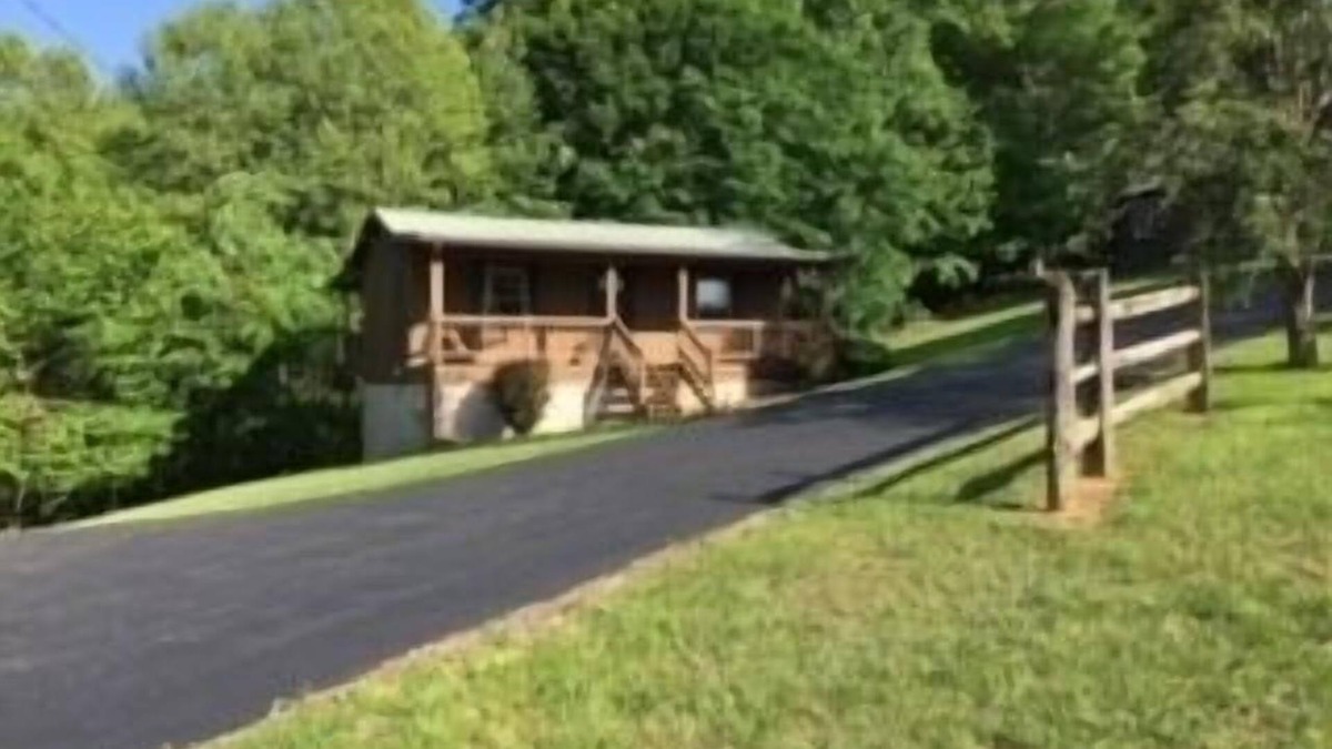 Byrdstown Cabin | The Bear's Den/Dale Hollow Lake/Eagle Cove/Star Pointe