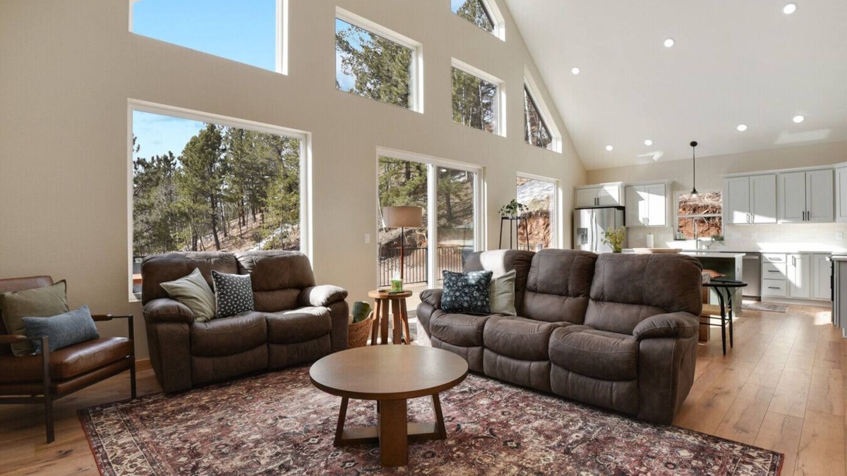 Rainbow Valley Apartment | The Bear`s Den- Family Friendly