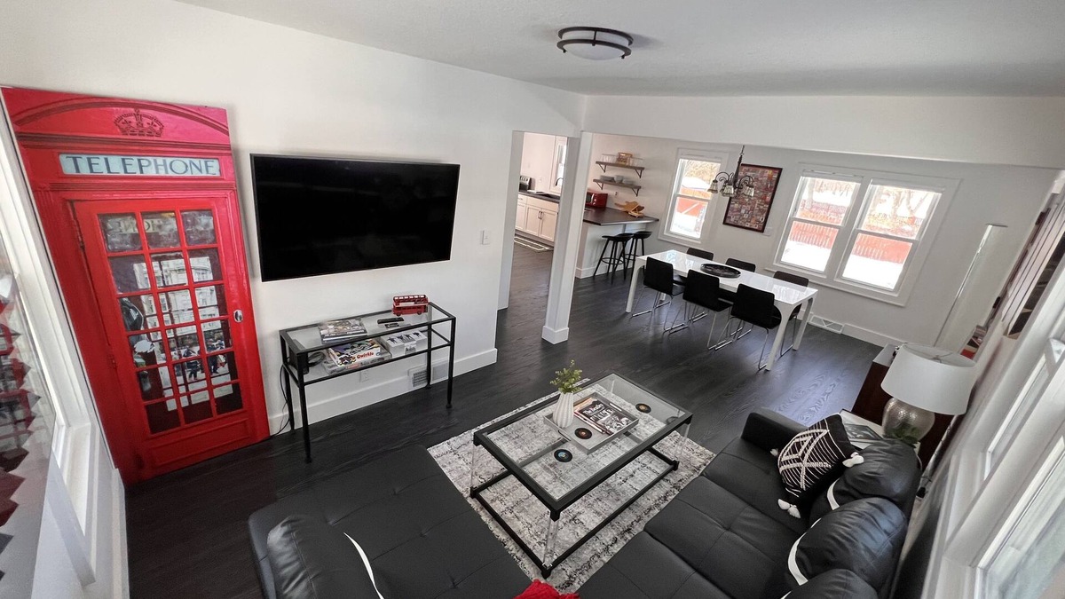 Maplewood House | The Beatles House (newly reno w/heated garage)
