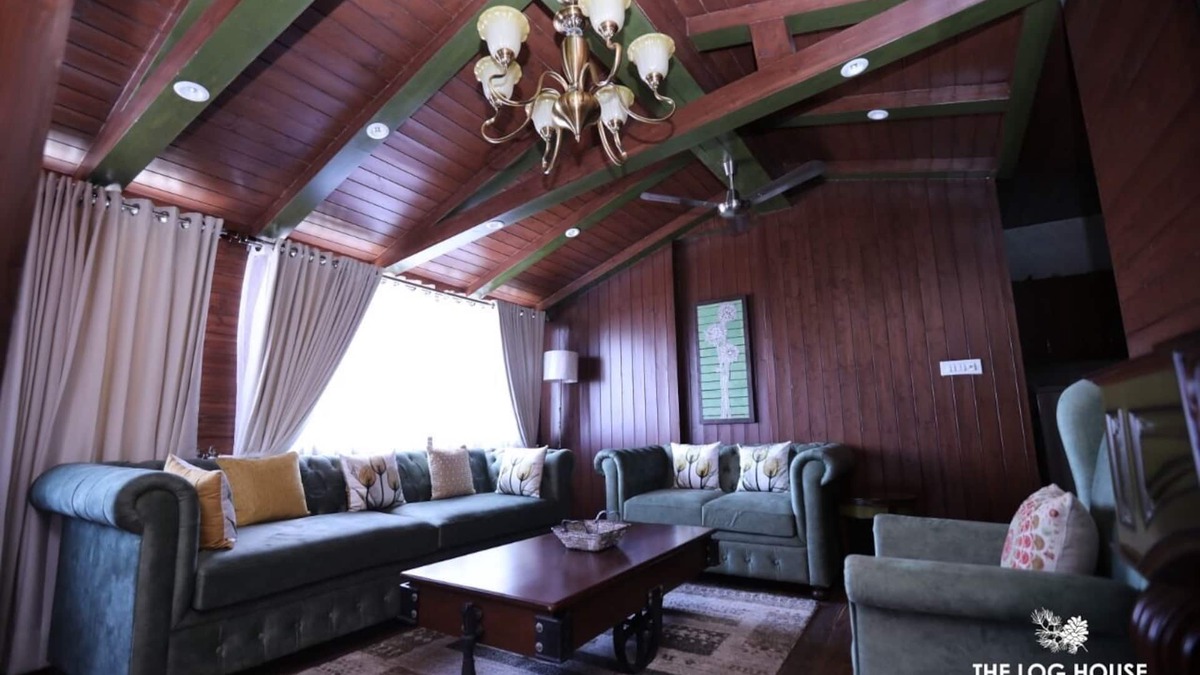 The Mall Road House | The beautiful log house