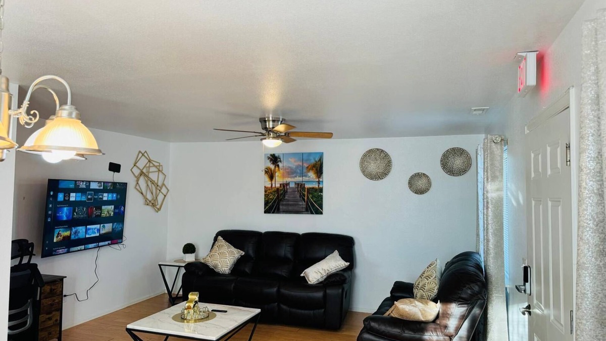 Calhan Apartment | The beauty of Meldy 3-bedroom apartment with WiFi, AC in delightful Calhan