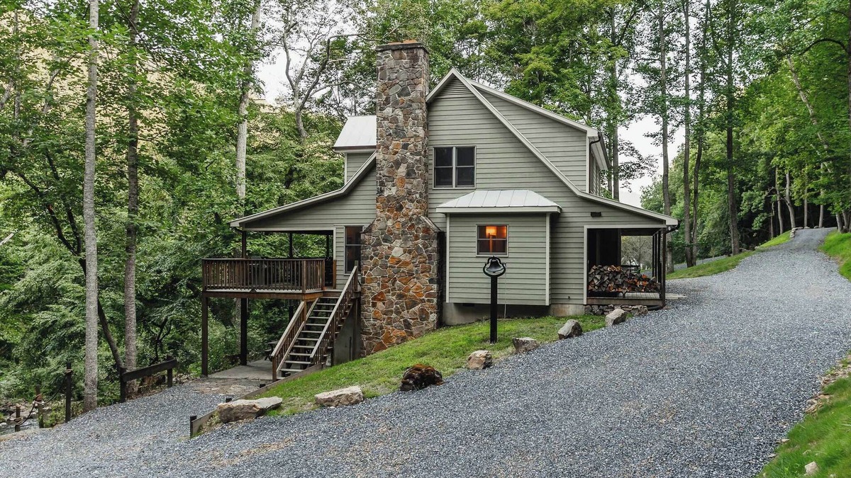 McDowell House | The Beaver Falls House: Tranquil 4-bedroom Home Overlooking River & Beaver Falls