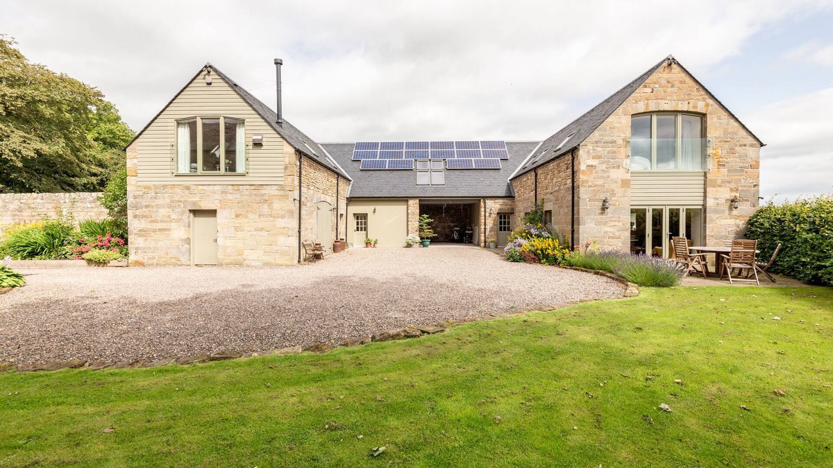 Dairsie House | The Beehouse, Secret Rural Gem close to St Andrews golf courses and beaches