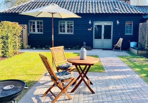 Diss House | The BeeKeepers - Homely Luxurious Self Catering