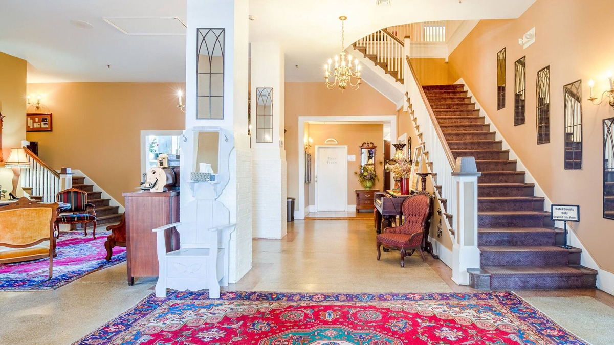 Abbeville Hotel | The Belmont Inn