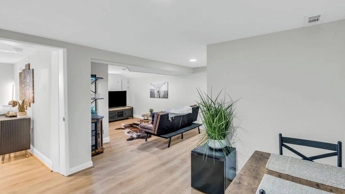 Arbutus House | The Belvedere Suite at the Halethrope Home