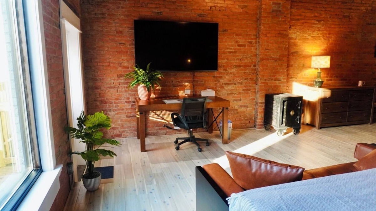 Watkins Glen Hotel | The Benjamin Hotel