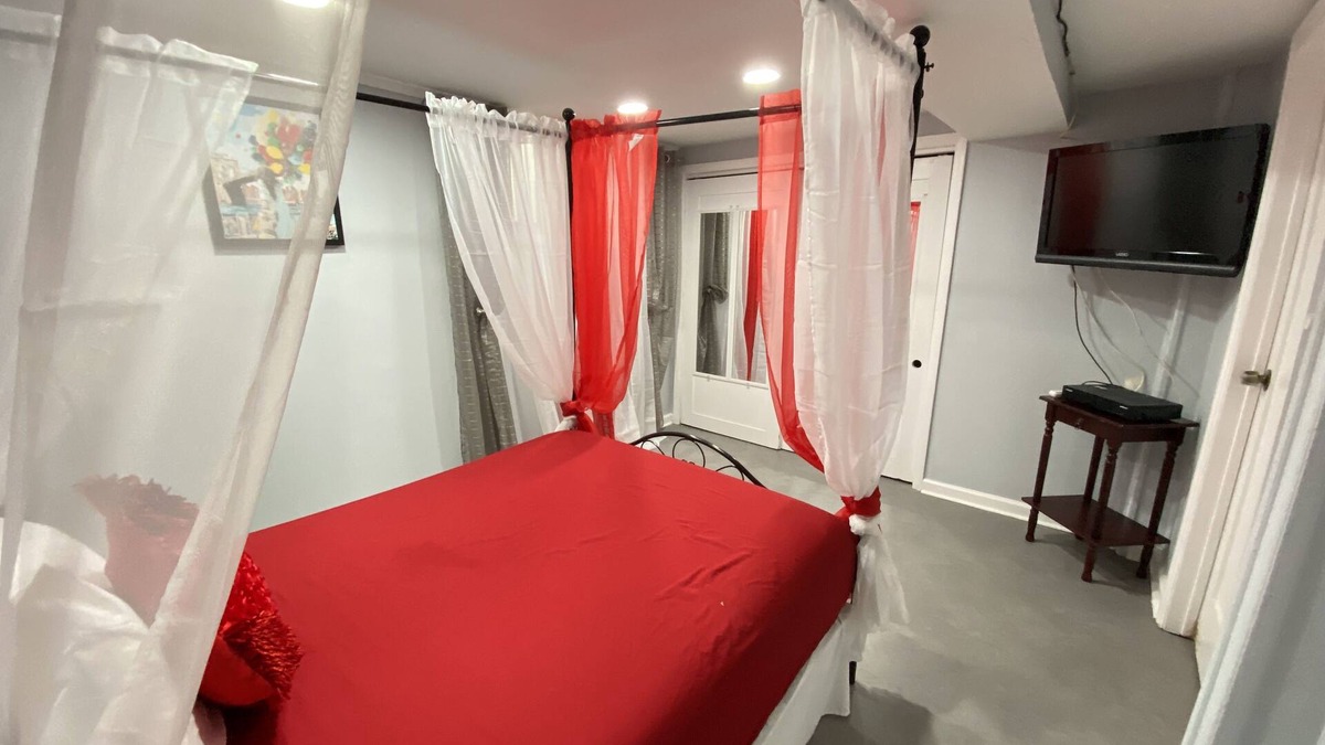 North Bergen Apartment | The best and charming apartment in New Jersey 20 mins to "New York City"