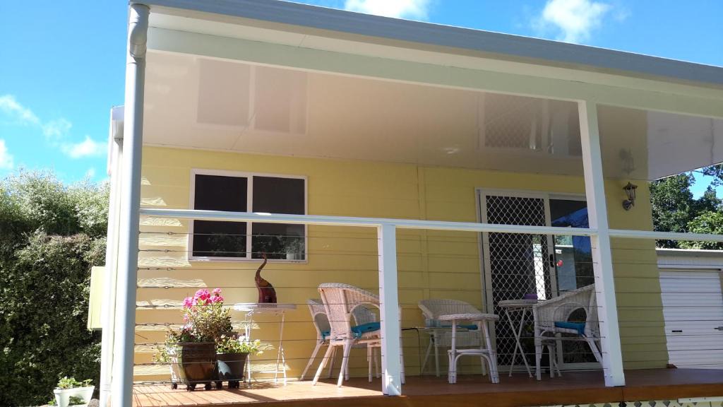 Bundanoon House | The Best Exotic Magnolia Cottage