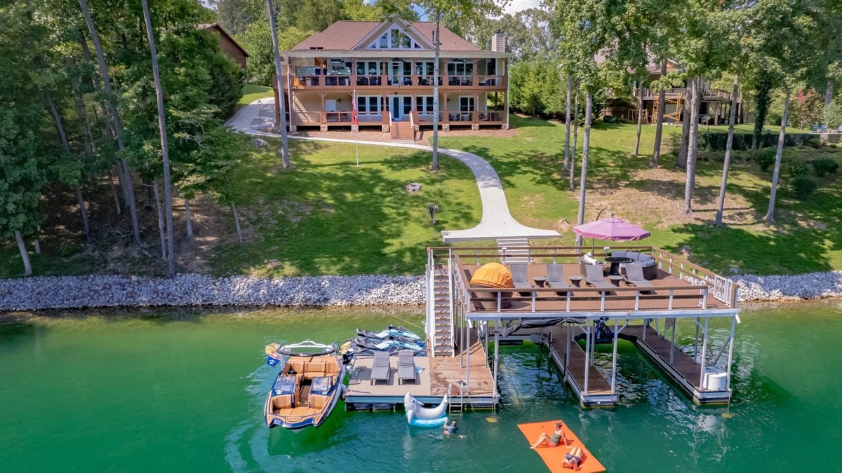 Big Creek House | The BEST experience on Norris Lake - HANDS DOWN!