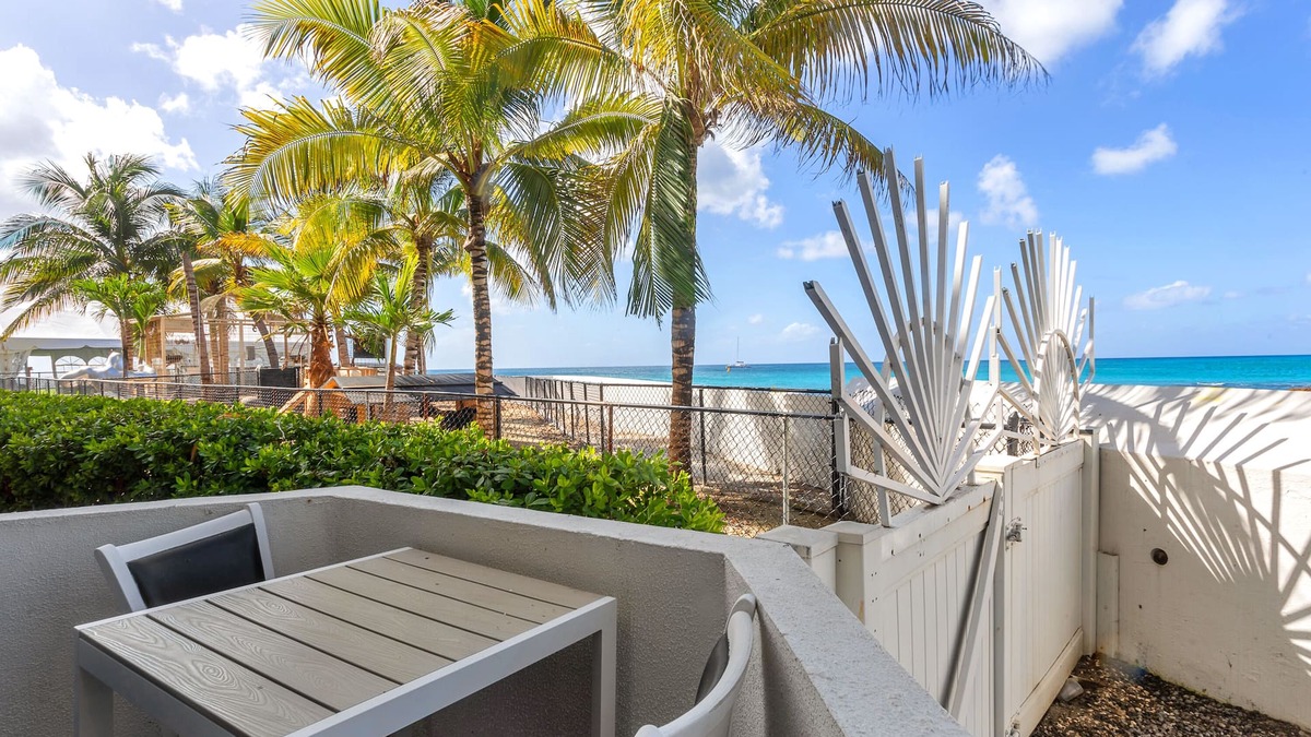 Beacon Hill Condo | The Best Little Beach Bar Condo in Maho - next to The Morgan Resort