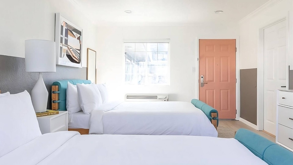 Piedmont Avenue Hotel | The best of art, history, and natural science at Oakland Museum of California!