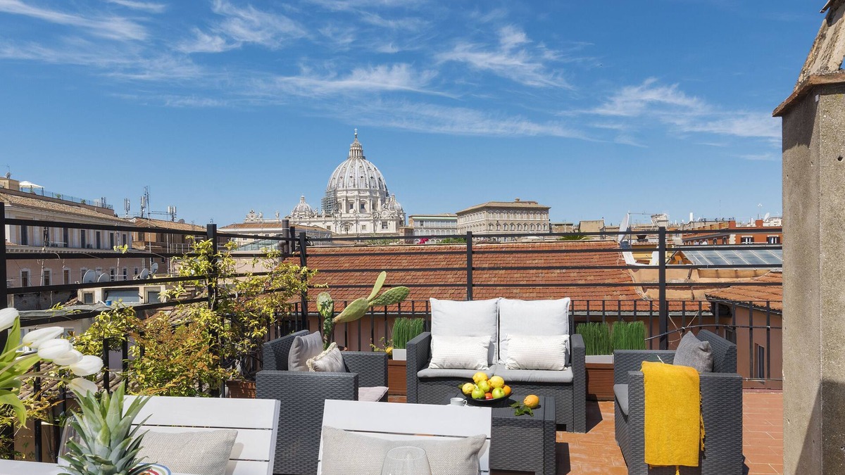 Rione XIV Borgo Apartment | The Best view over St. Peter's Dome!