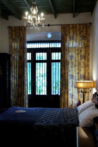 San Chao Pho Suea Bed & Breakfast | The Bhuthorn Bed & Breakfast