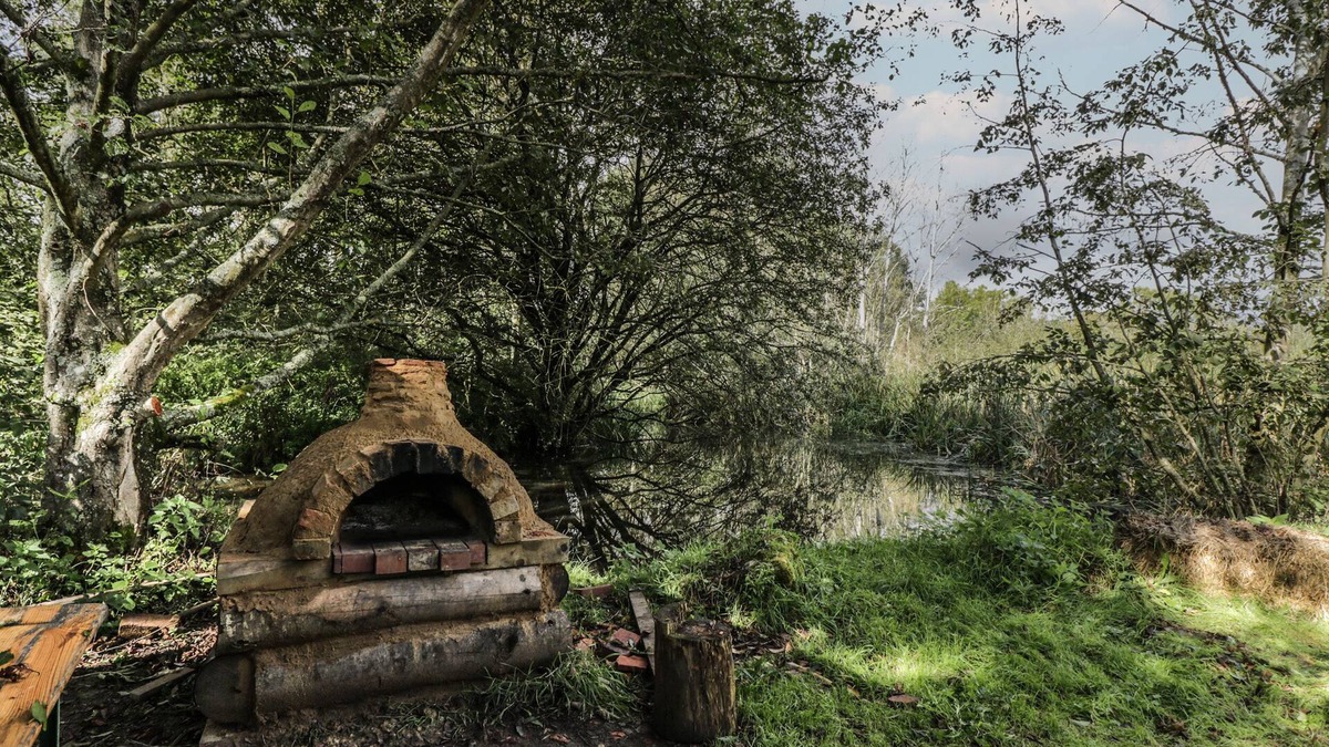 Malmesbury Cottage | The Big Box Brandeers