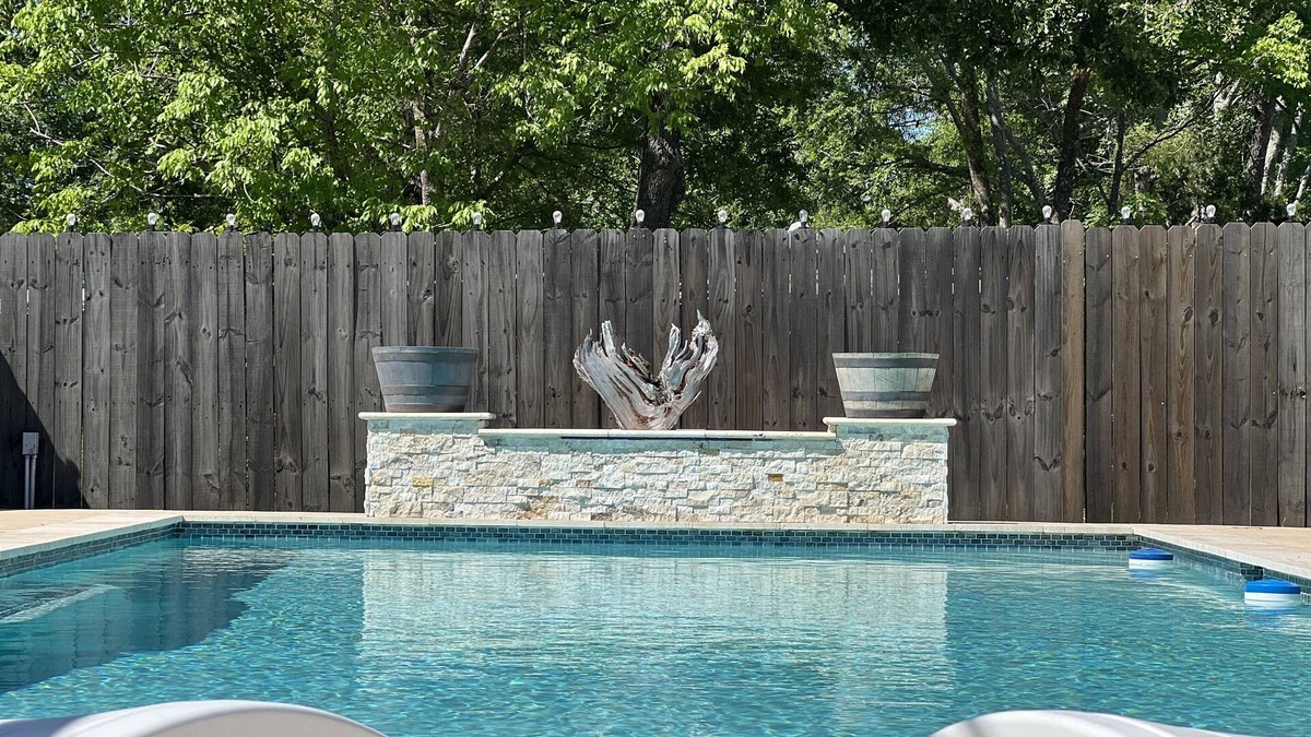 Yantis House | The Big House - 1/2 Mile from SRA 6-Lane Boat Ramp
