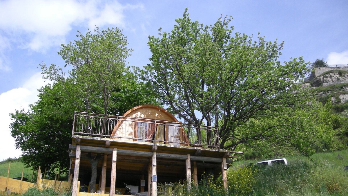 Agnone Cottage | The Big Pine Cone in the 3 Trees, Agnone, Molise. 4* comfort in the tree house