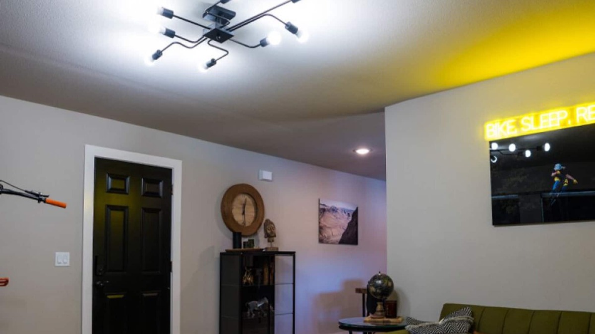 Bentonville Cabin | The Bike Inn #8, Boujee Bike Suite