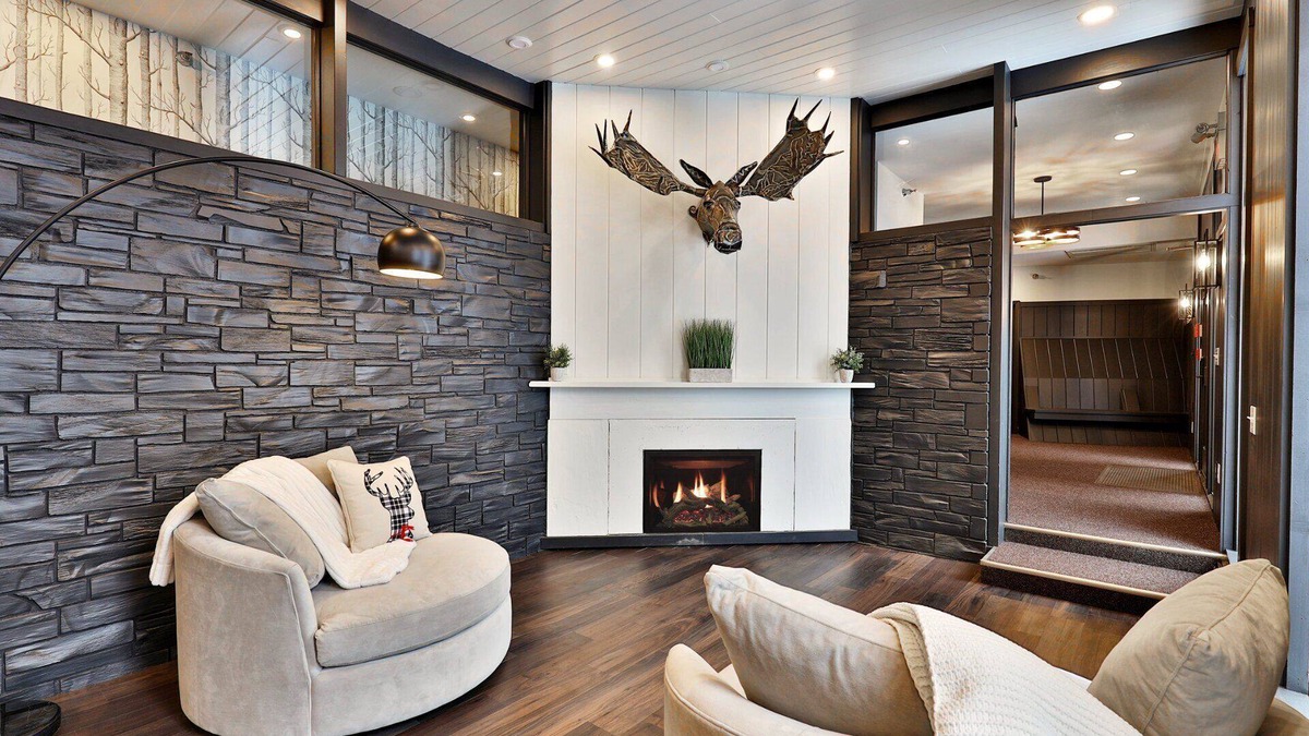 Killington Cabin | The Birch Ridge #3 - Lace Room, a cozy boutique ski lodge in the heart of Killington, VT.