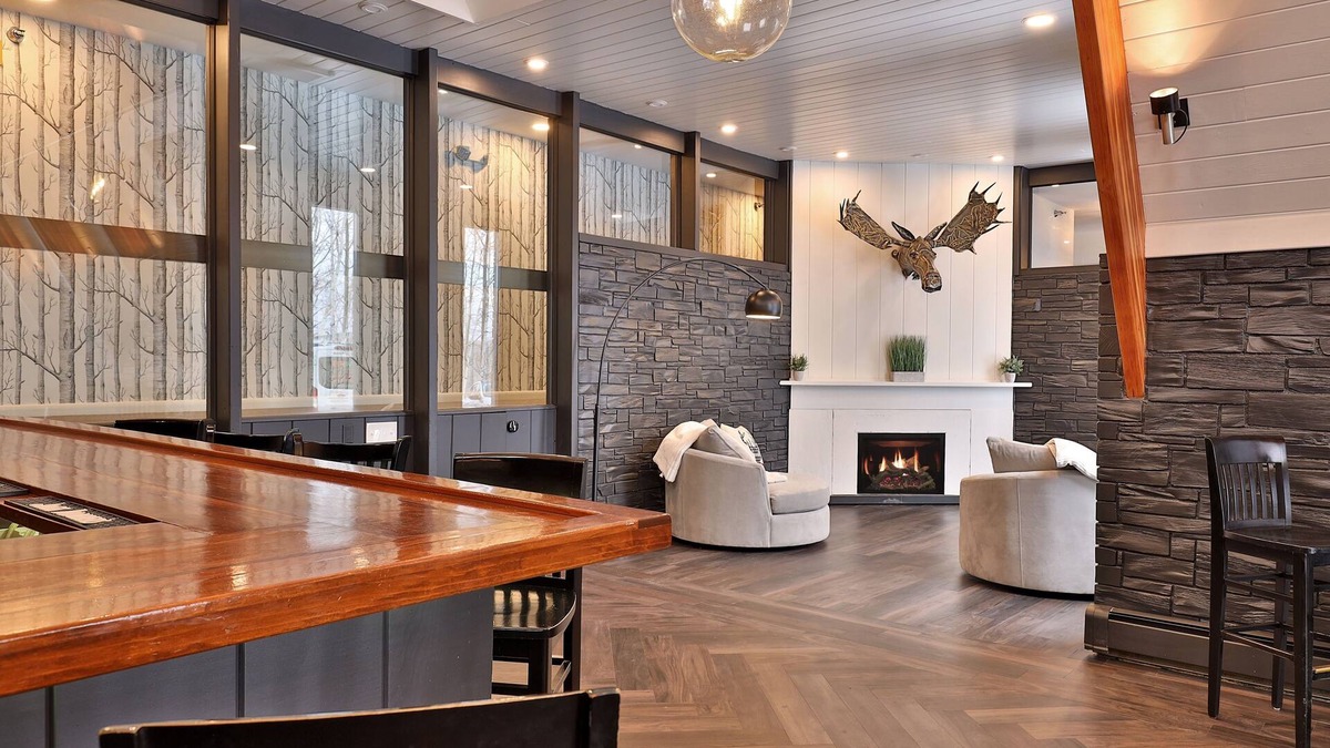 Killington Cabin | The Birch Ridge: Owner's Suite #5 - Queen/sofa Bed Suite In Killington. Hot Tub. Renovated. 1 Bedroom Home