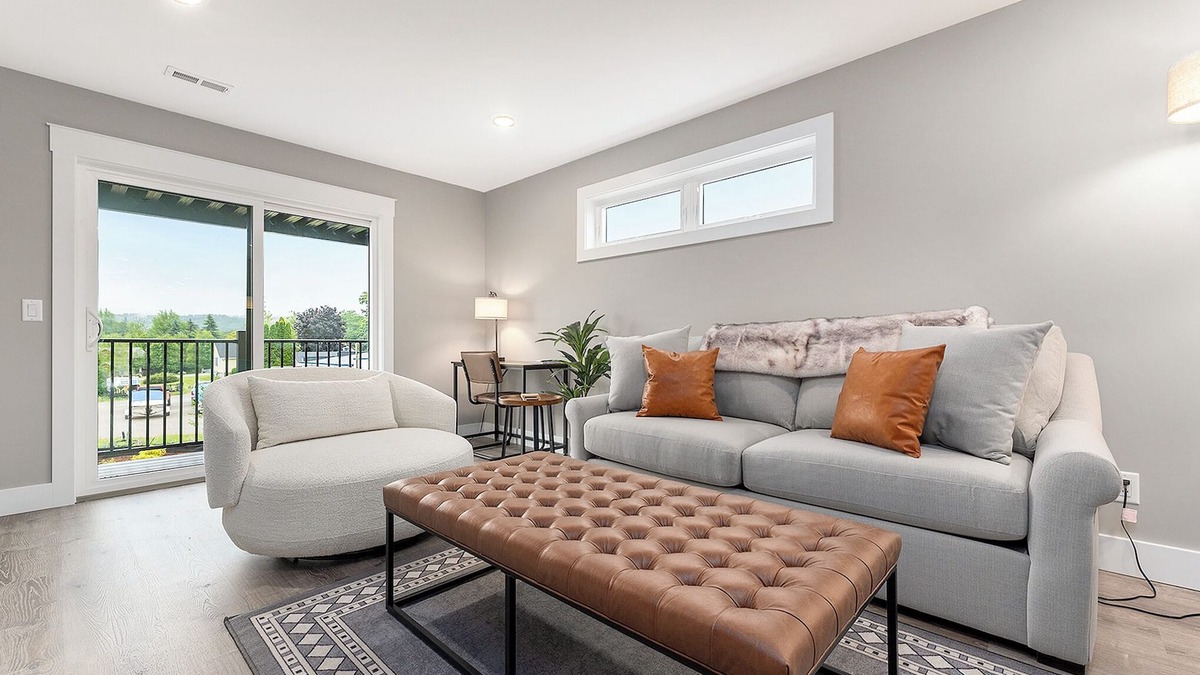 Lake Leelanau Condo | 🌤 The Birches - Condotel Downtown Lake Leelanau ➠ Unit 3