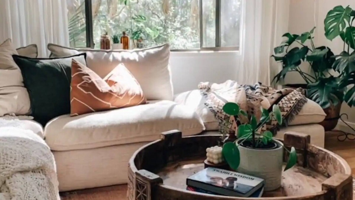 Currumbin Apartment | The Bird Bach - A serene stay nestled in nature with a quick walk to the beach!