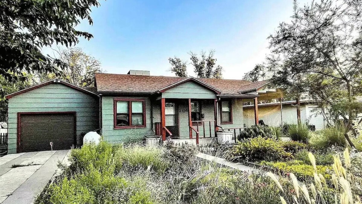Carlsbad House | The Bird- Lovely 2 Bed Home in the Garden, Great Location