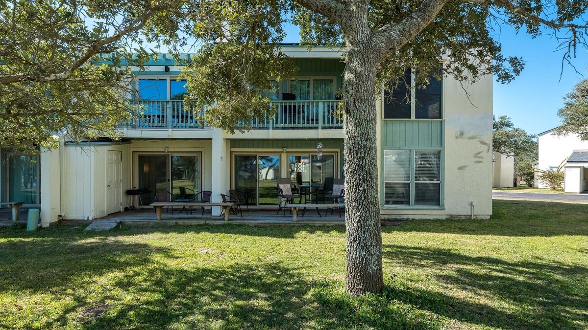Sailhouse Condo | The Birds and The Beach | Pet Friendly, Fishing!