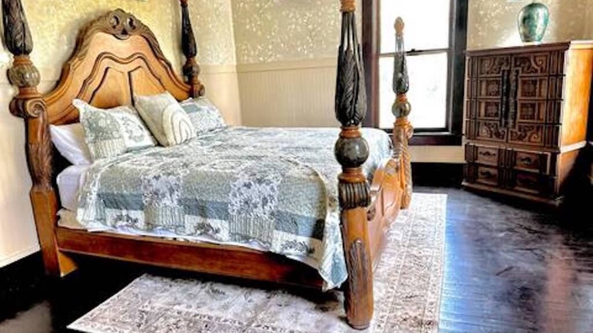 Mount Pleasant House | The Birds Eye Suite w/Private Full Bath