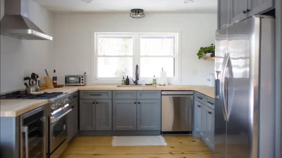 Claryville House | The Black Lodge: A cozy, modern Catskills getaway