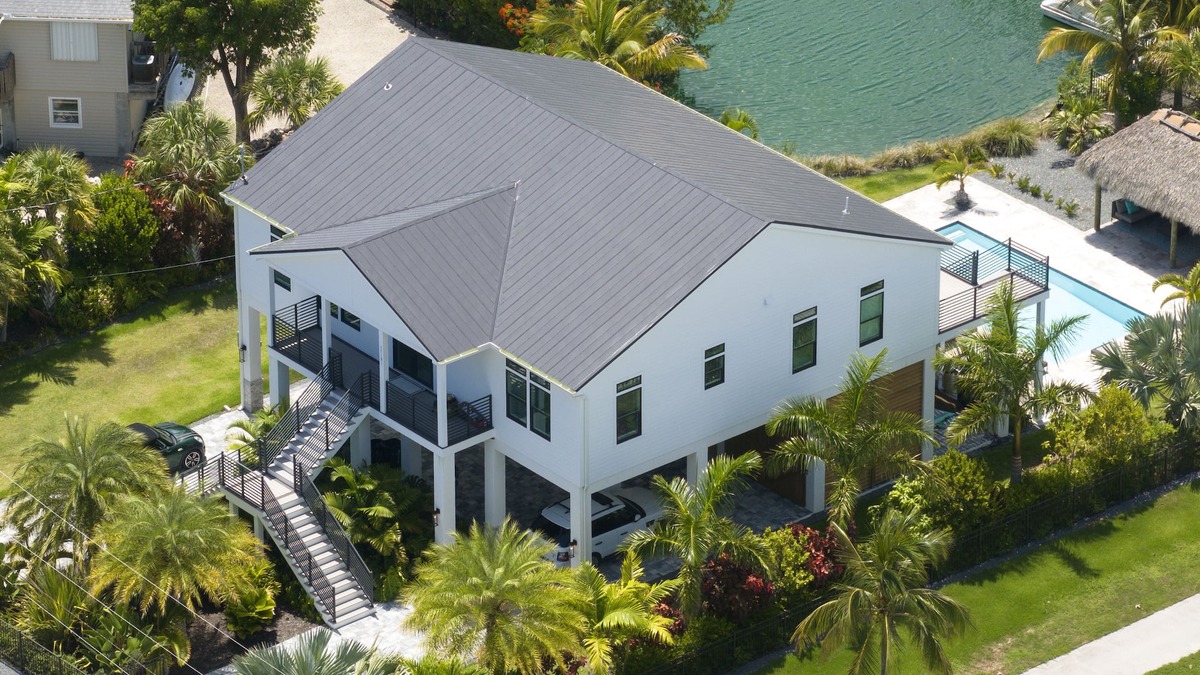 Sugarloaf Shores House | THE BLACK MARLIN - 3 BEDROOM/2.5 BATHROOM WITH POOL & TIKI HUT