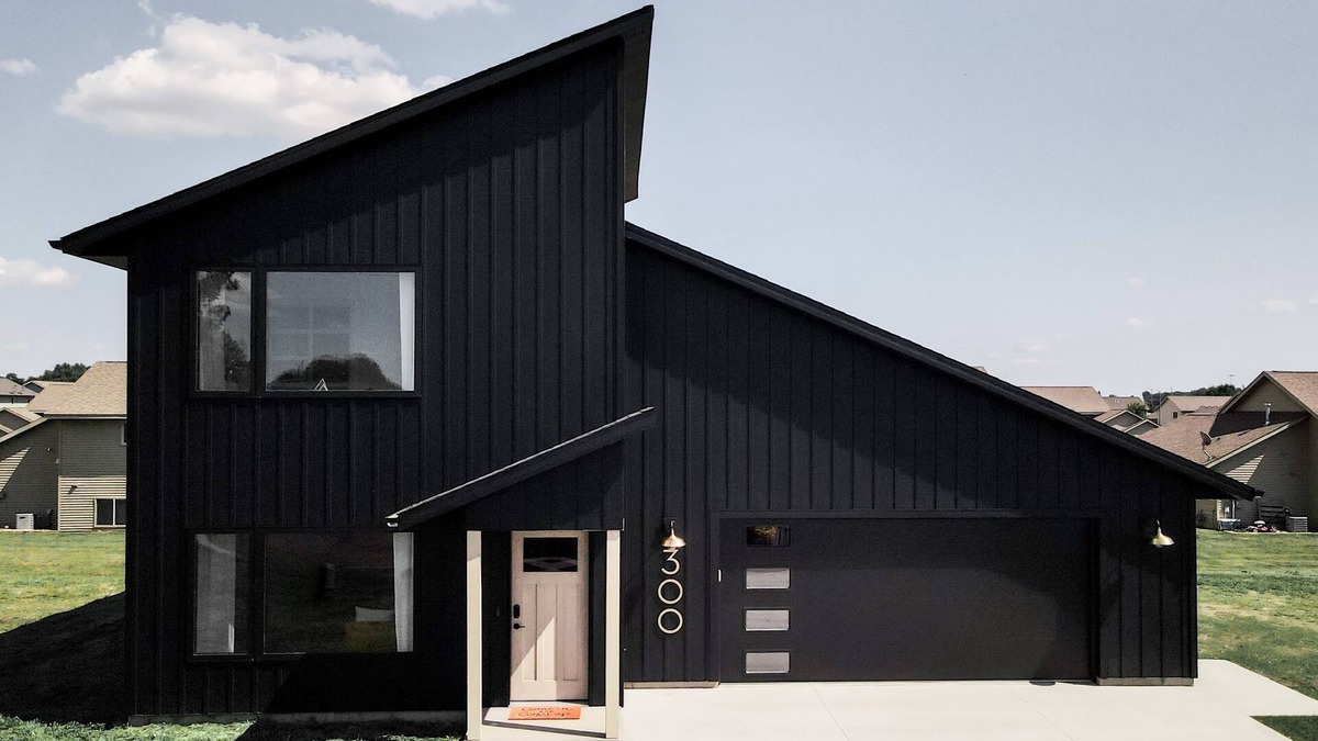 Mankato House | *THE BLACK SHEEP* - Modern, Unique & Clean - BY MSU