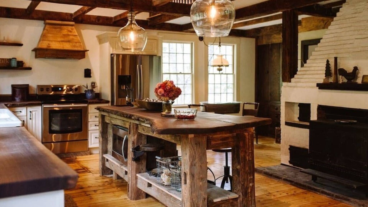 Plympton House | The Black Walnut House