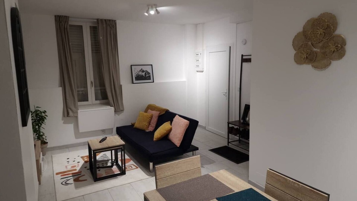 Chalette-sur-Loing House | The Black & White: MONTARGIS/CHALETTE