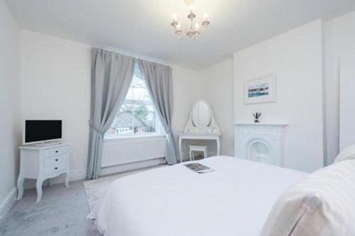 West Mersea House | The Blackwater Suite