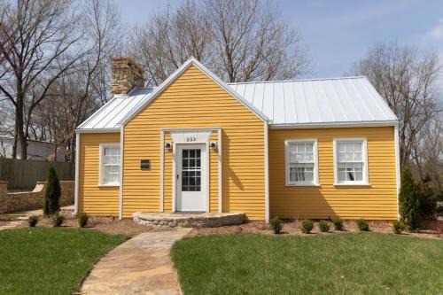 Augusta House | The Blake Cottage by StayLage