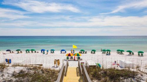 Miramar Beach House | The Blarney Stone 4BR Beach Cottage Pet Friendly Golf Cart Pools Private Beach!