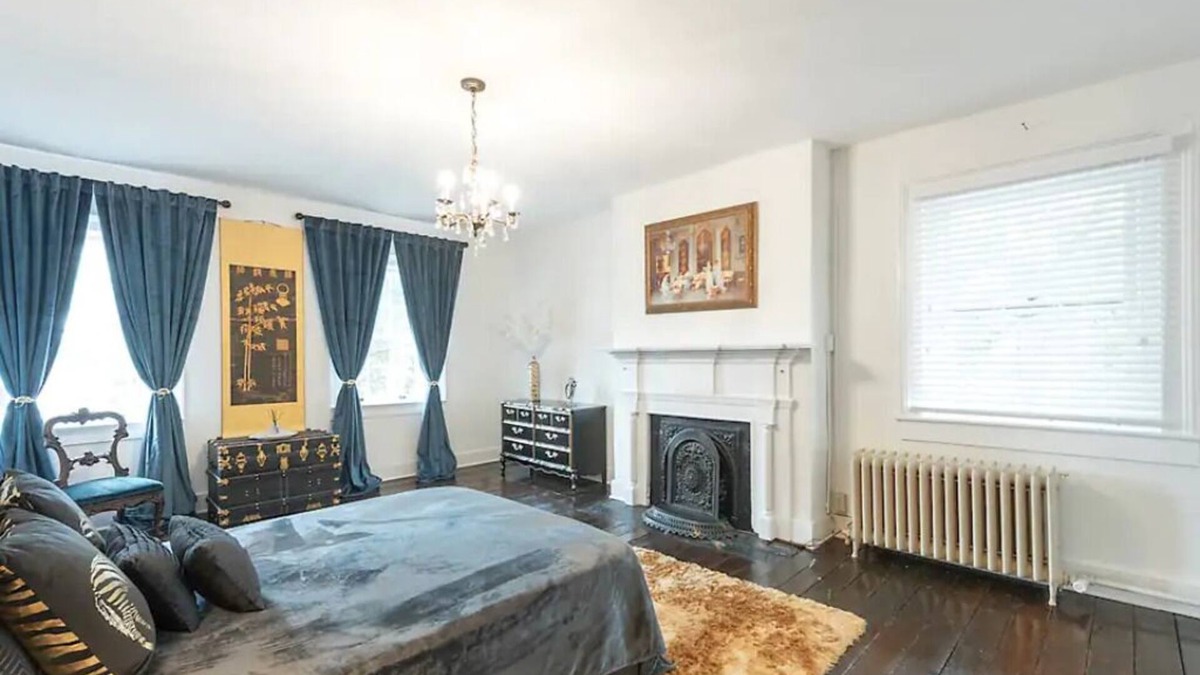 Orange Apartment | The Blenheim Suite in historic Holladay House
