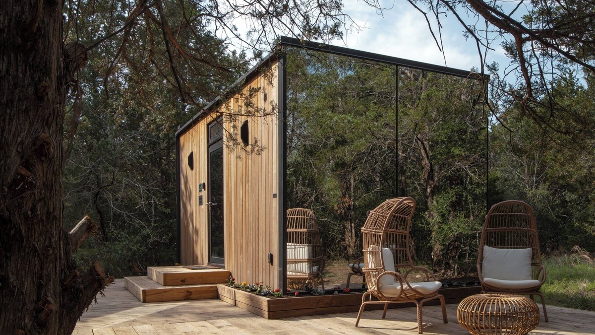 Bastrop House | The Bloom ÖÖD Mirror House (Austin)