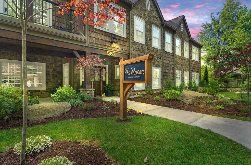 Blowing Rock Hotel | The Blowing Rock Manor
