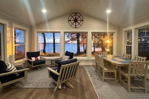 Town of Torrey House | The Blue Bungalow, Seneca Lake