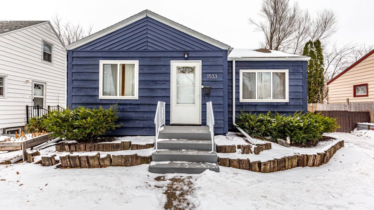 Fargo House | The Blue Cottage Blocks from NDSU - Furnished & Ready For You!