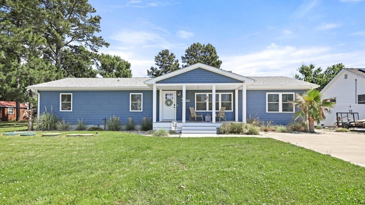 Deep Hole House | The Blue Crab - Your Dream Vacation awaits you!